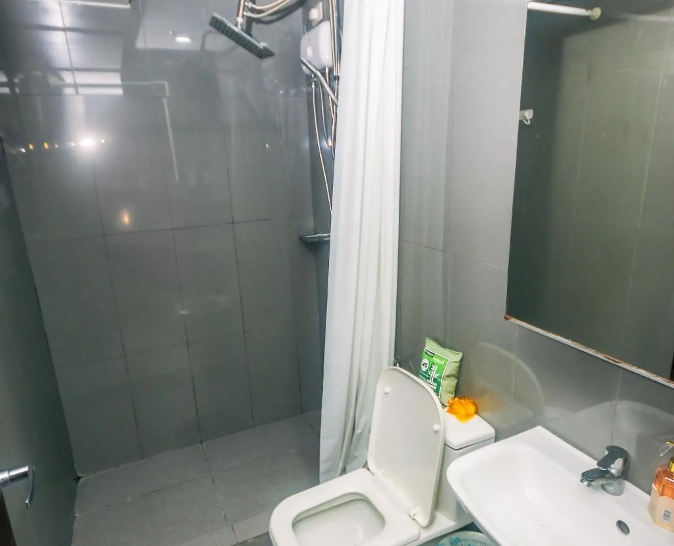 Urban Oasis Sleep In Style Makati Comfy Gym Swim Park 914 Apartment Manila Philippines