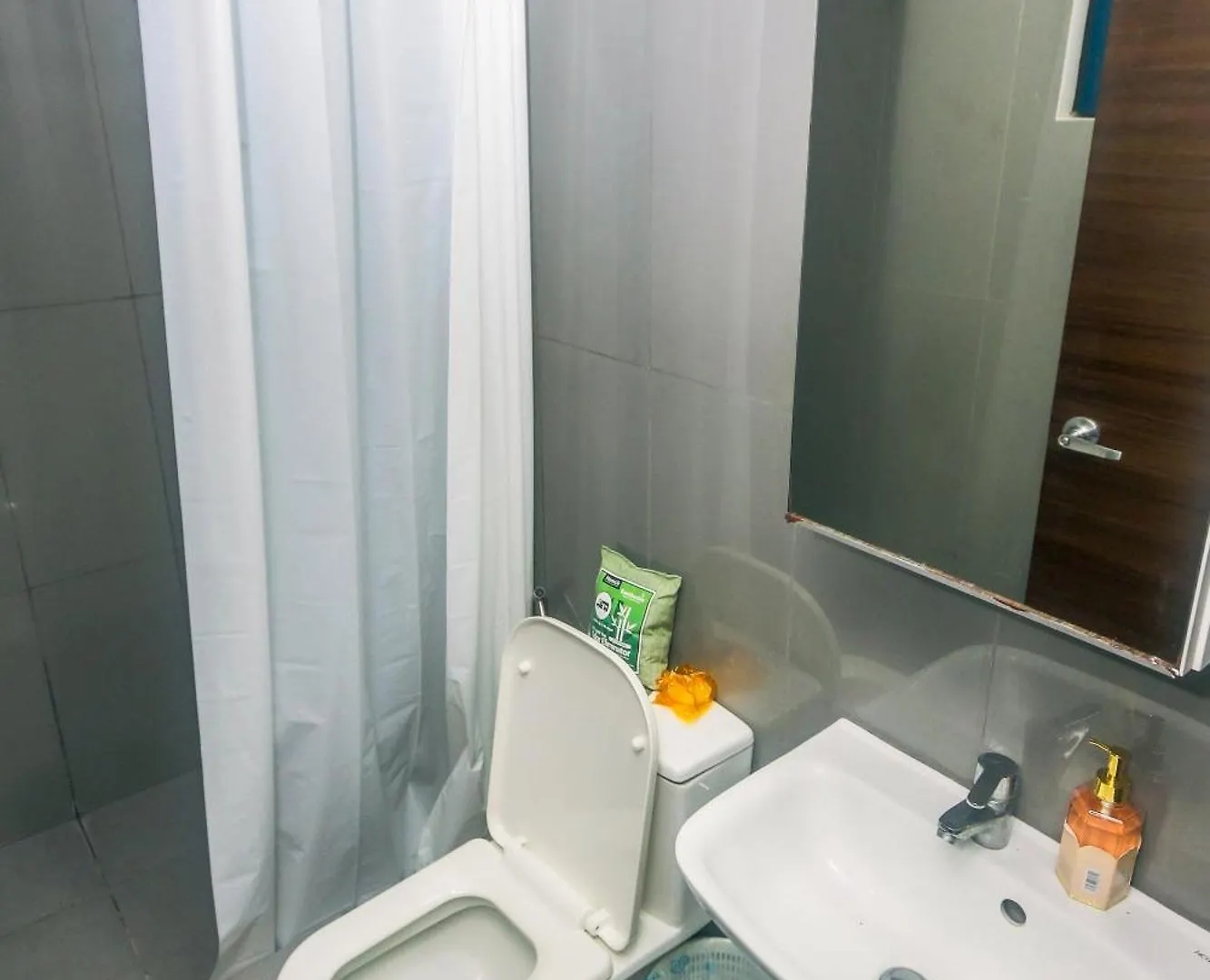 Urban Oasis Sleep In Style Makati Comfy Gym Swim Park 914 Apartment Manila Philippines