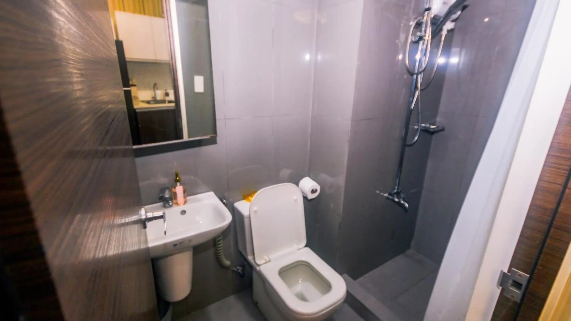 Urban Oasis Sleep In Style Makati Comfy Gym Swim Park 914 Apartment Manila